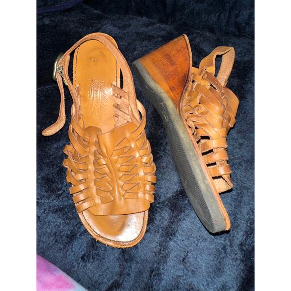 VINTAGE MADE IN ARGENTINA WOVEN LEATHER HUARACHE WEDGE SANDALS 8 - Picture 3 of 6